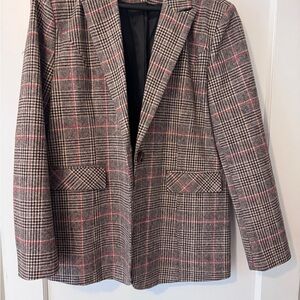 Tailored Blazer – Veronica Beard–Inspired Style